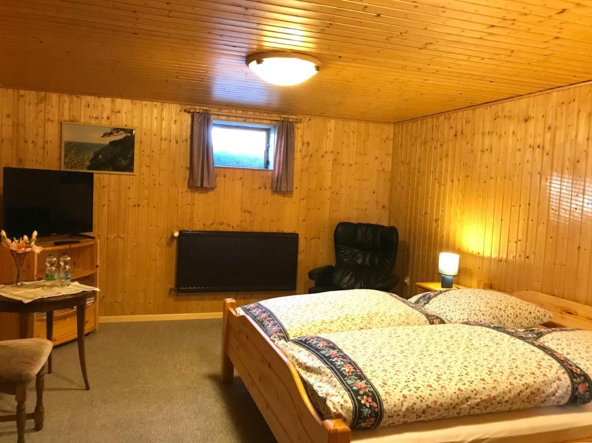 Apartament Schoenes Kellerzimmer Mit Bad Mittelangeln Zewnętrze zdjęcie